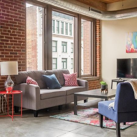 Frontdesk 1209 Washington Ave Apts Downtown St Louis Lägenhet Saint Louis Exteriör bild